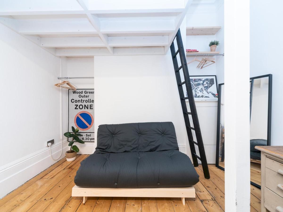Pass The Keys Rustic And Quirky Flat In Charming Charlton Village London Exteriör bild