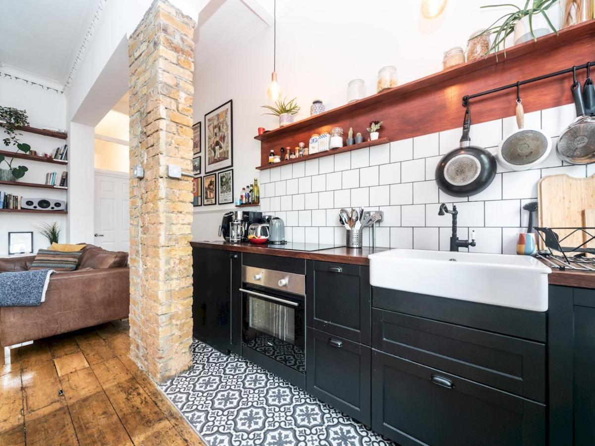 Pass The Keys Rustic And Quirky Flat In Charming Charlton Village London Exteriör bild