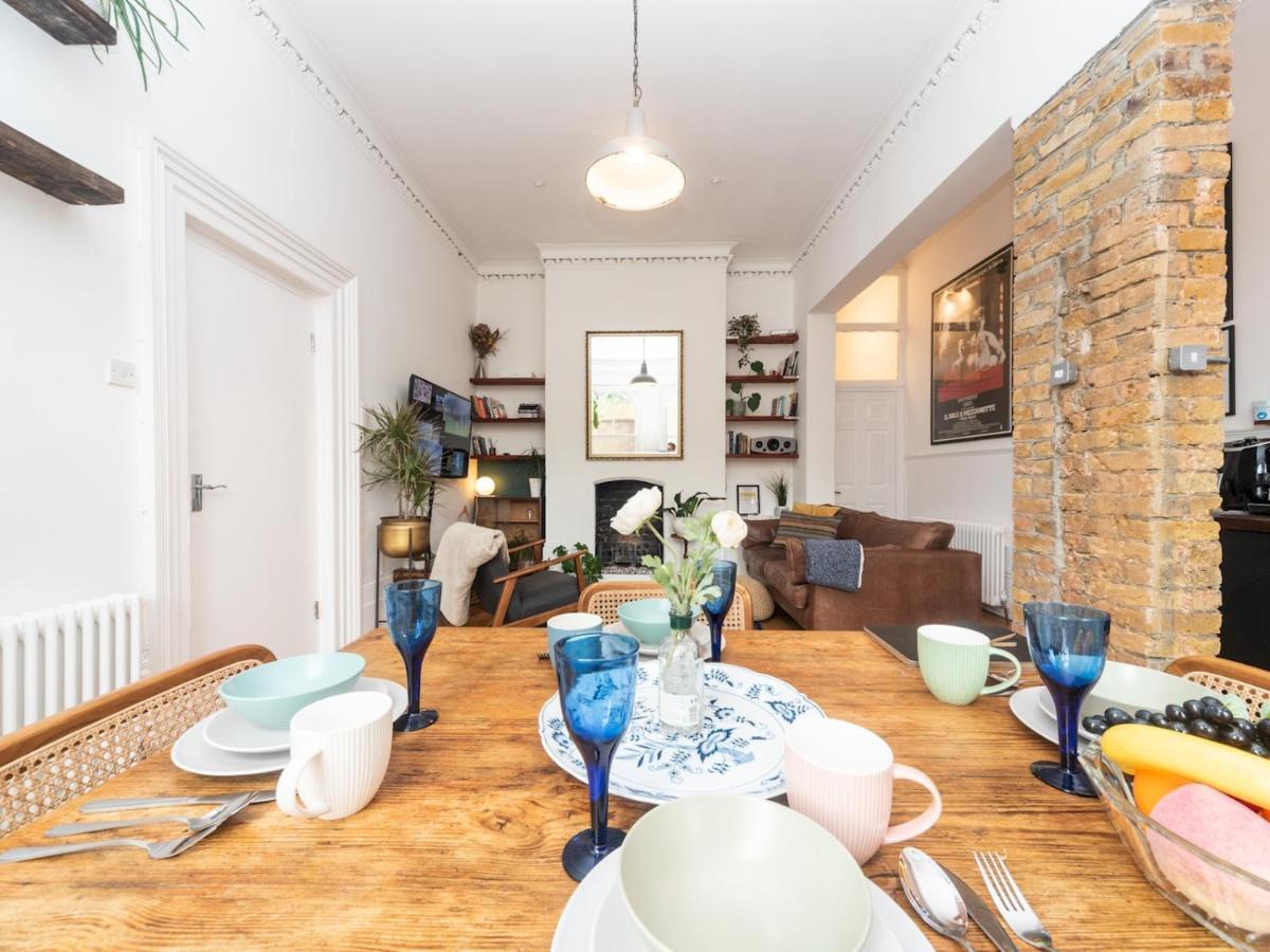 Pass The Keys Rustic And Quirky Flat In Charming Charlton Village London Exteriör bild