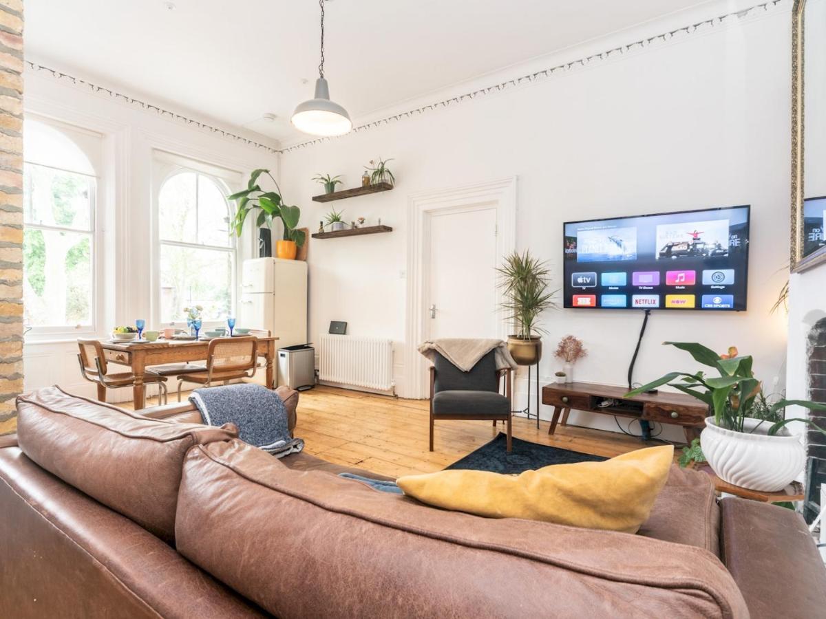 Pass The Keys Rustic And Quirky Flat In Charming Charlton Village London Exteriör bild