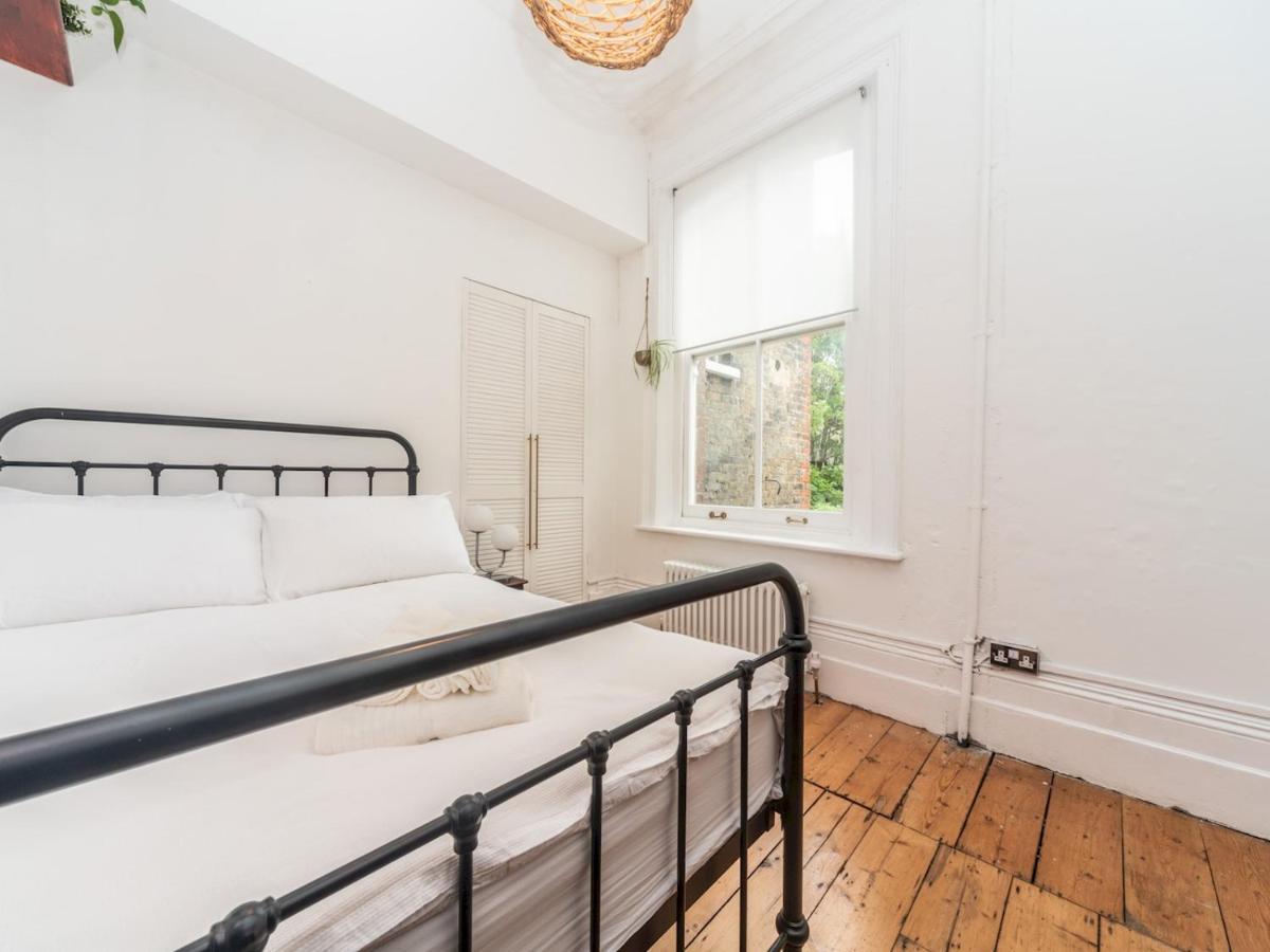 Pass The Keys Rustic And Quirky Flat In Charming Charlton Village London Exteriör bild