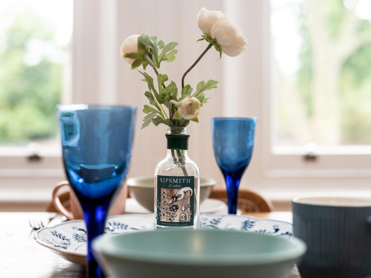 Pass The Keys Rustic And Quirky Flat In Charming Charlton Village London Exteriör bild