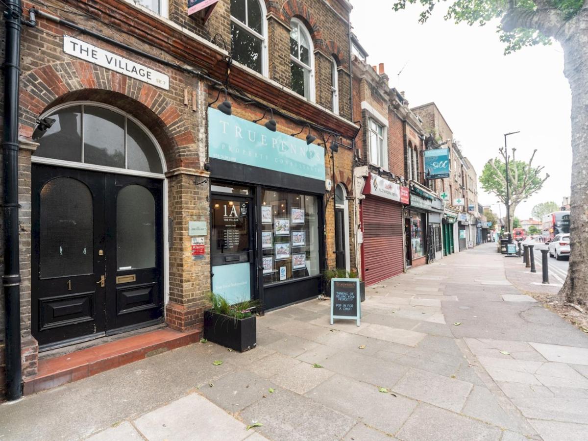 Pass The Keys Rustic And Quirky Flat In Charming Charlton Village London Exteriör bild