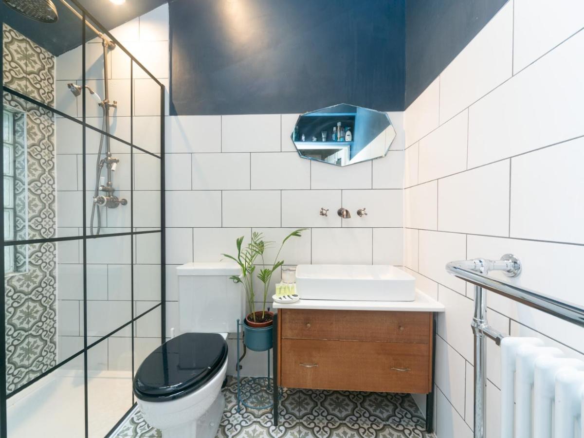 Pass The Keys Rustic And Quirky Flat In Charming Charlton Village London Exteriör bild