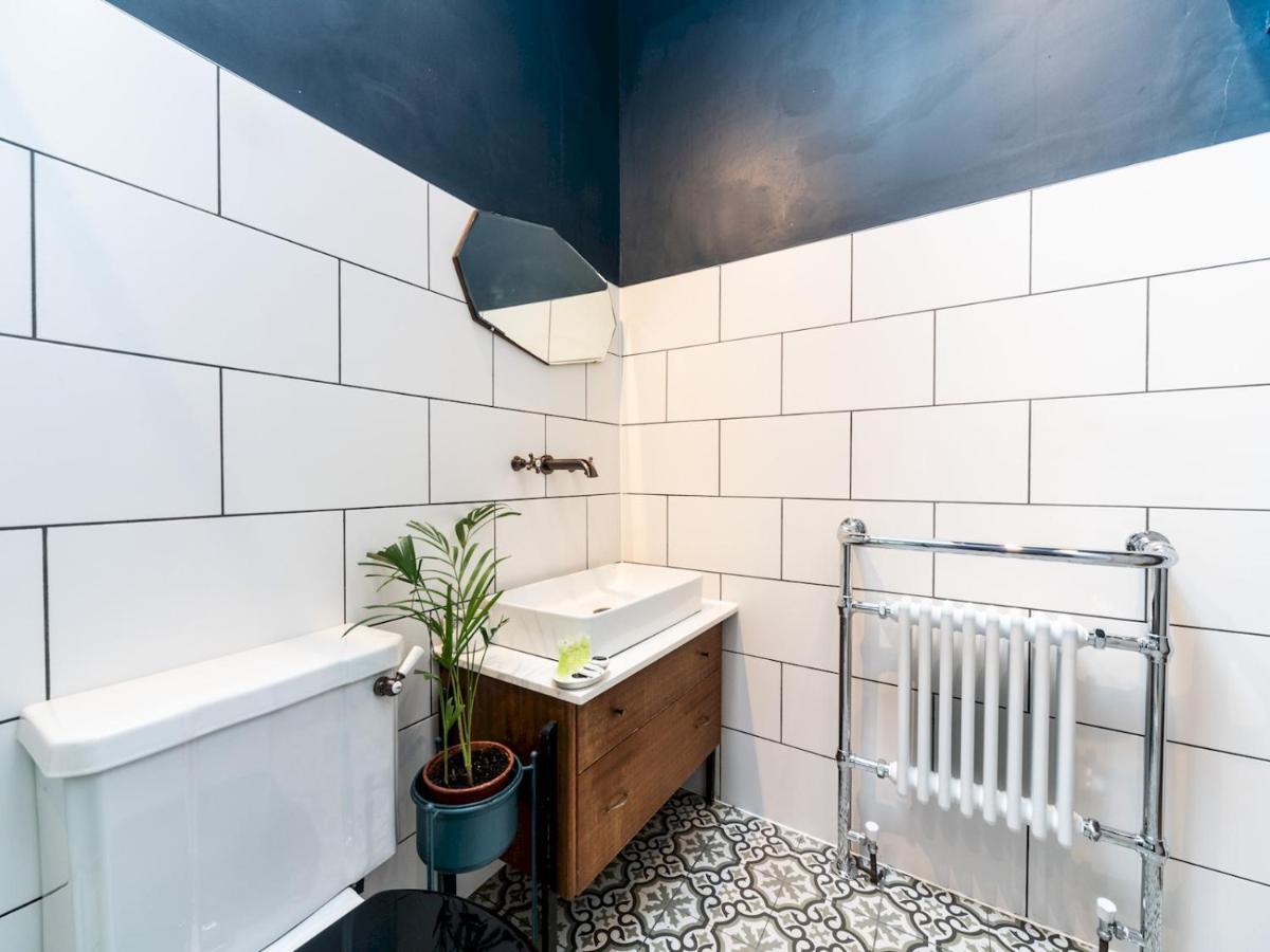 Pass The Keys Rustic And Quirky Flat In Charming Charlton Village London Exteriör bild