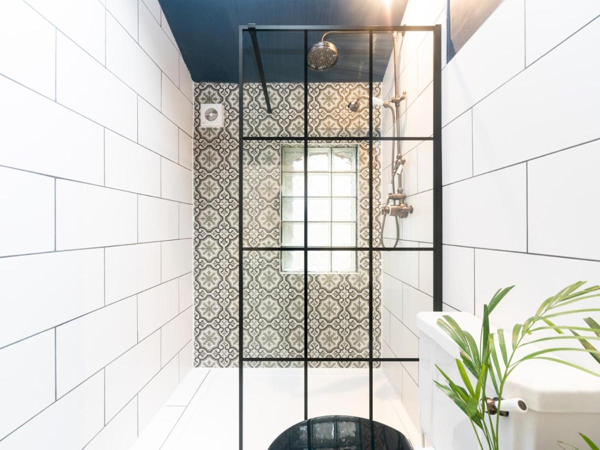 Pass The Keys Rustic And Quirky Flat In Charming Charlton Village London Exteriör bild